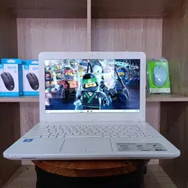 ASUS X441NA (CELERON N3350 / 4 GB / SSD 128 GB)