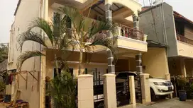 Dijual rumah dengan posisi hook 2lantai di Taman Cikunir Indah Bekasi