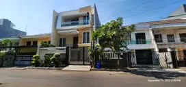 Dijual cepat rumah full renovasi bangunan besar di Pluit Muara Karang