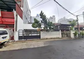 Dekat Bank BCA, Disewakan Rumah 1,5 Lantai 5 Kamar Area Tanjung Duren