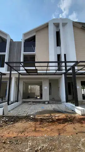 Jual Rumah Baru JGC Zebrina Attic siap huni KPR dibantu GOL free biaya