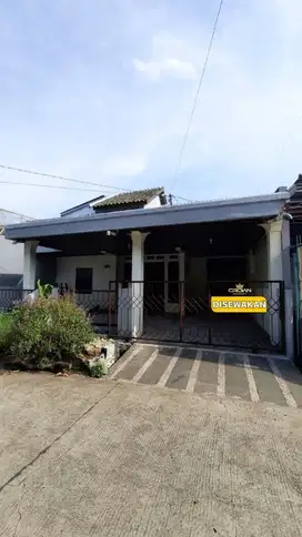 Disewakan rumah termurah baru renovasi di perumahan harapan indah