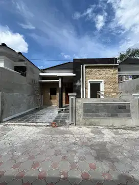 RUMAH CANTIK MODERN ISTIMEWA DALAM CLUSTER DI JALAN KALIURANG KM 12