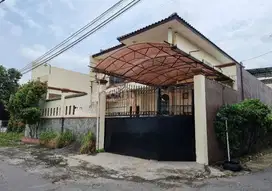 Rumah Mewah 2 Lt Hook Strategis Di Jajar Solo