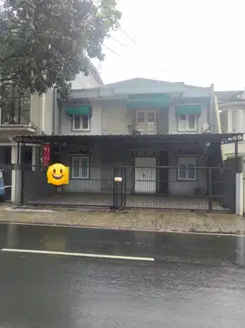 Di Jual Rumah Di Kawasan Strategis Bsd City Serpong Tangerang