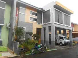 Ada Rumah 3 Lt dijuwal di Graha Wahid di Cluster Florida