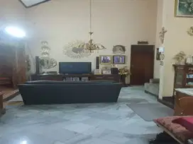 Rumah Asri dan Luas 7 Menit ke Mall Bintaro Plaza Hadap Utara J-15610
