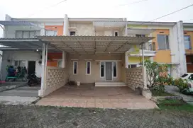 Rumah SHM 2 Carport 9 Menit ke Gerbang Tol Pamulang Siap Huni J-22460