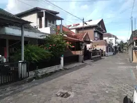 A193 - Rumah Luas Muat 2 Mobil dekat XT Square dan  jl Kusumanegara
