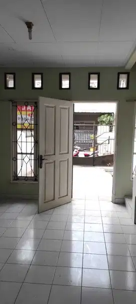 dijual rumah taman palem lestari