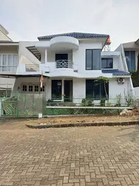 Rumah Strategis di Perumahan Modern hill Pondok Cabe