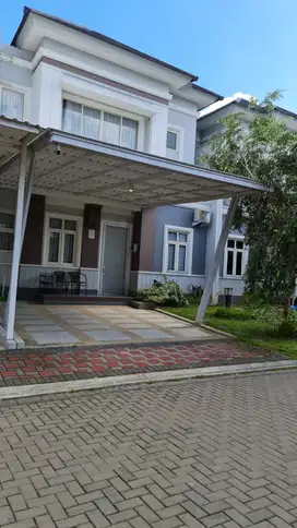 Rumah bagus  2 lantai di the savia BSD