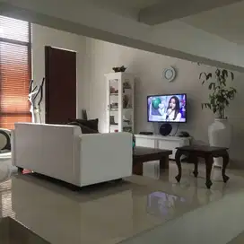 Rumah Cantik Paling Murah di Townhouse Kemang
