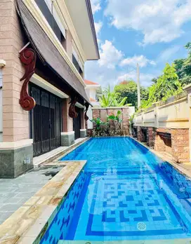 LXMMT 0134 Disewakan Rumah Mewah Dengan Kolam Renang Pondok Indah