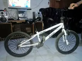 JUAL CEPAT SEPEDA MERK SENATOR