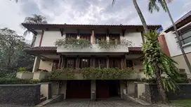 Townhouse Mewah Sejuk & Strategis di Cipete