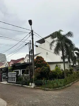 Dijual Rumah Hoek Sektor 6 Gading Serpong Tangerang