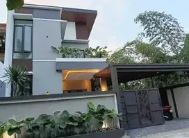 Rumah 2 lantai mewah dlm perumahan belakamg hotel hyatf
