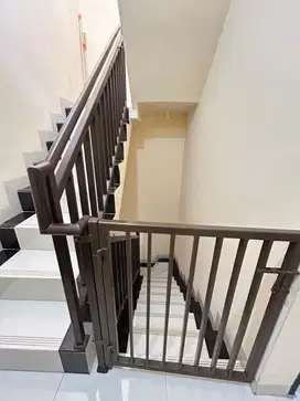 DIJUAL CEPAT RUMAH TINGGAL  2 LANTAI JALAN ANYELIR,KRESEK,JAKBAR