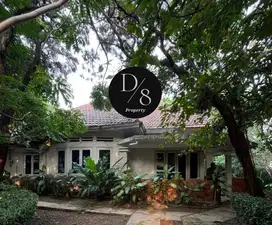 Rumah Tua Menteng. LT.870/LB.500. 4BR. Harga 80M