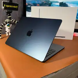 Macbook Air M2 8/256GB 13inch 2022 Midnight Lengkap resmi