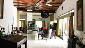 Rumah Menteng. LT.863/LB.400. 4BR. 2Bath. SHM. Harga 59M