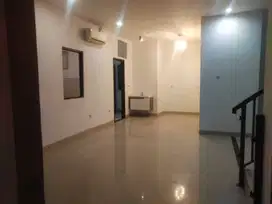 Dijual/sewakan rumah. Gading elok barat, kelapa gading