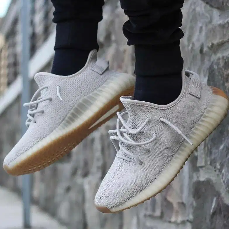 SEPATU PRIA SNEAKERS RUNNING TENIS PADLE ADIDAS YEEZY V2 SESAME SZ 44