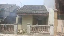 Dijual Rumah komplek harga tanah aja di Kota Tangerang
