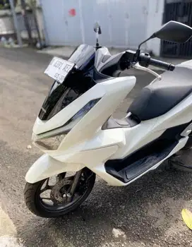 Honda PCX CBS Putih