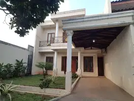 Rumah Bagus 2 Lantai Dengan Kolam Renang Di Green Mustika Tambun