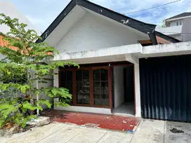 Rumah Di Cideng Petojo Jakarta Pusat Luas 270 m2 SHM Ada AC 4 Unit