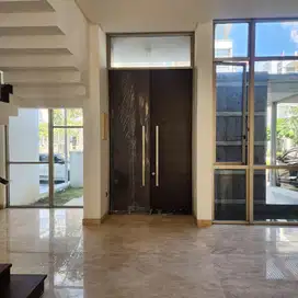 DIJUAL DAN DISEWAKAN RUMAH PIK 1 CLUSTER MOZART