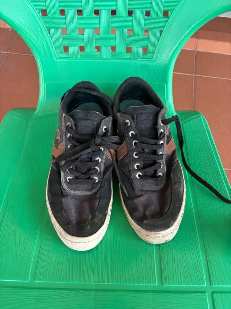 Sepatu converse ori minus size 44