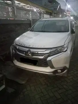 Pajero Sport Dakar 4x2 Whyte