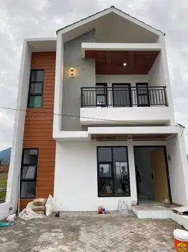 HUNIAN MODERN 2 LANTAI BERNUANSA VILLA