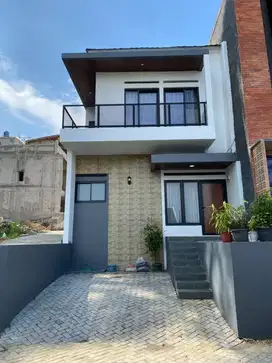 HUNIAN MODERN 2 LANTAI – NUANSA VILLA – VIEW PEGUNUNGAN BURANGRANG