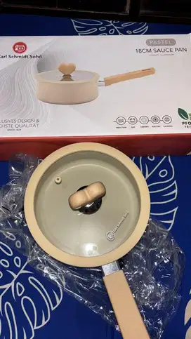 Sauce pan 18 cm