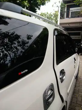 Kaca film mobil dan gedung