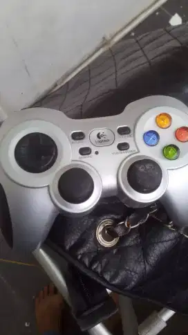 LOGITECH WIRELESS GAMEPAD