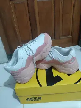 Sepatu wanita Aerostreet Aurora Size 40
