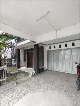 Rumah di Batu indah Batununggal Bandung