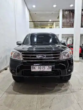 Ford EVEREST 2.5 XLT Manual 2012 / 2013 hitam