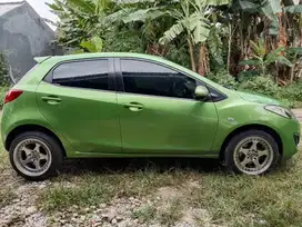 Mazda 2 Hatchback 2011