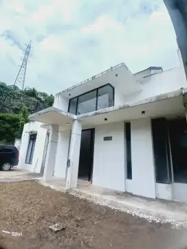 Dijual rmh tanah luas di CitraLand