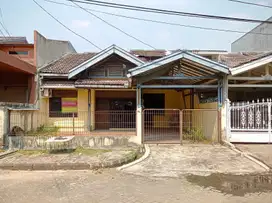 Rumah LT 162 SHM Siap KPR 10 Mnt ke Plaza Baru Ciledug J-22238