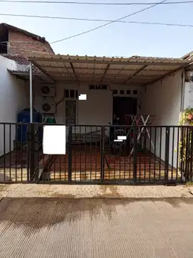 Rumah SHM Hadap Utara 8 Mnt ke Pintu Tol Jelupang Dibantu KPR J-28178