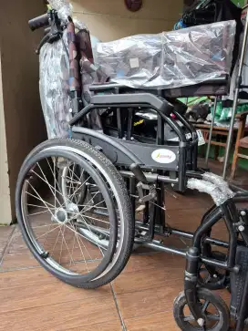 Kursi Roda Serenity 862 Blacksteel Wheelchair