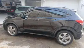 Mobil Hitam HR-V siap jual