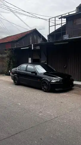 BMW E46 325i AT